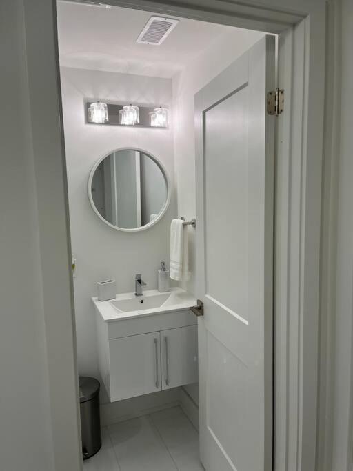 Lovely One Bedroom Condo With Free Parking Niagara-Fälle Exterior foto